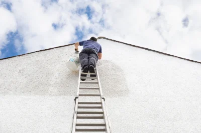 Peinture extérieure à la Saunière — façades et ravalement